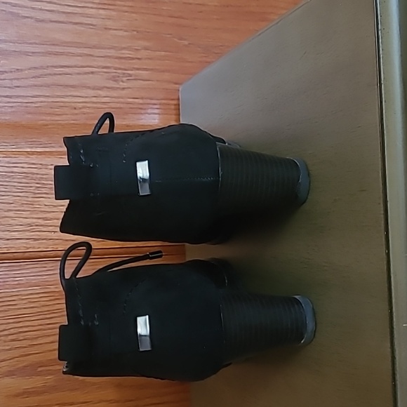 Authentic American Heritage So, 8 med, black wedge booties - Picture 2 of 8